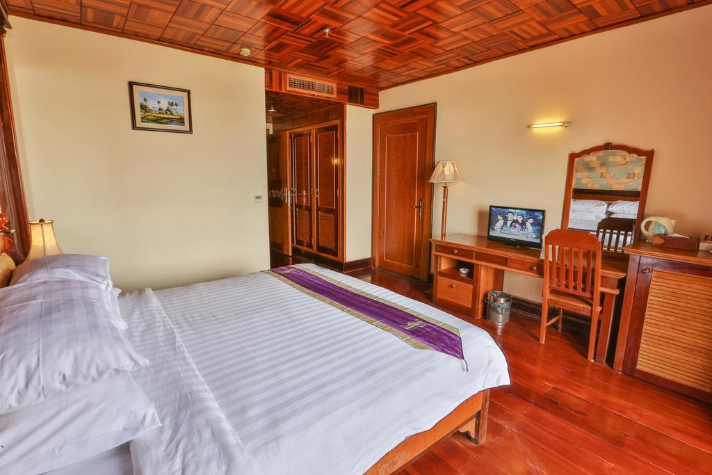 Blue River Hotel Phnom Penh Esterno foto