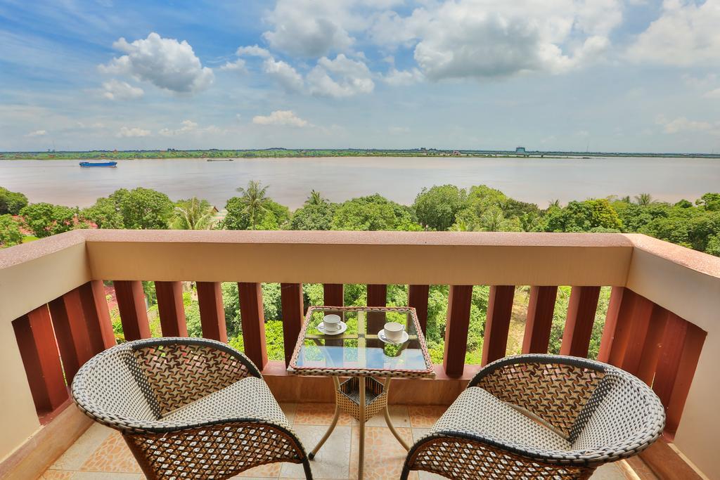 Blue River Hotel Phnom Penh Esterno foto