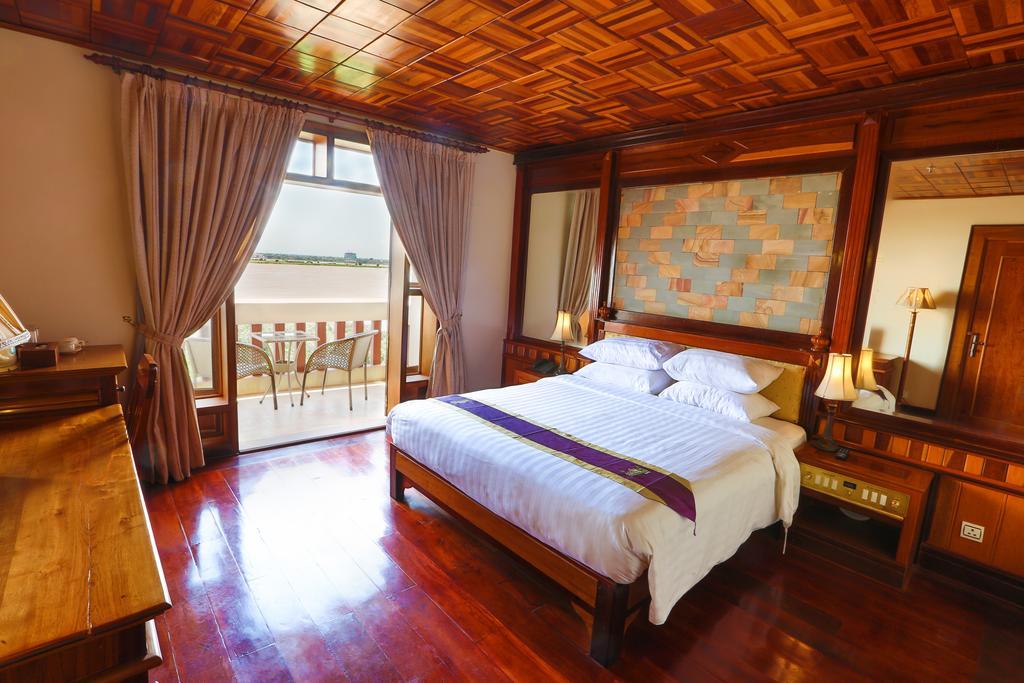 Blue River Hotel Phnom Penh Esterno foto