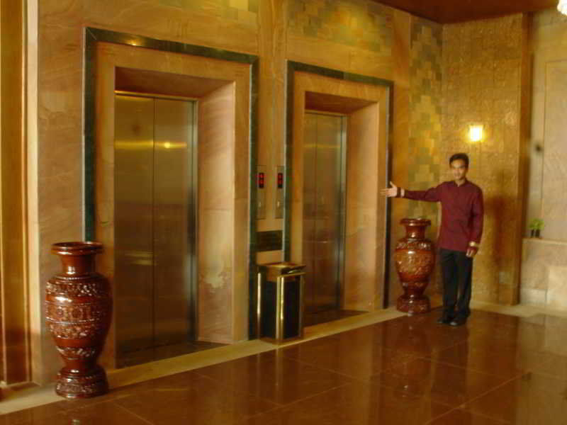 Blue River Hotel Phnom Penh Esterno foto