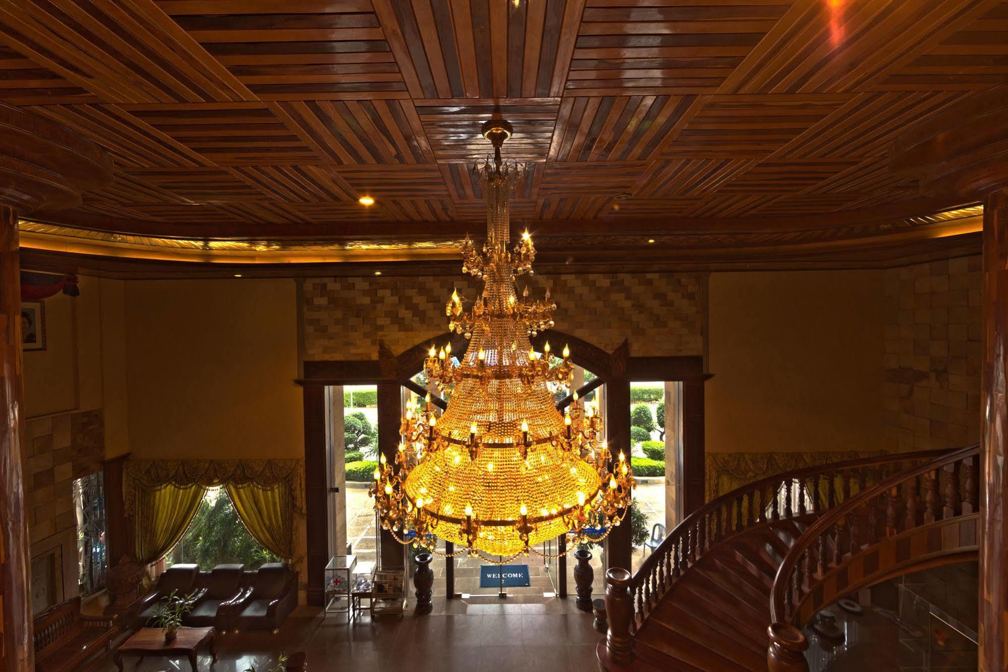 Blue River Hotel Phnom Penh Esterno foto